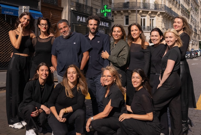 photo de l'equipe du personnel du centre esthetique: medecine, infermiere et chirurgiens au centre Esthetique tremoille a Paris 8